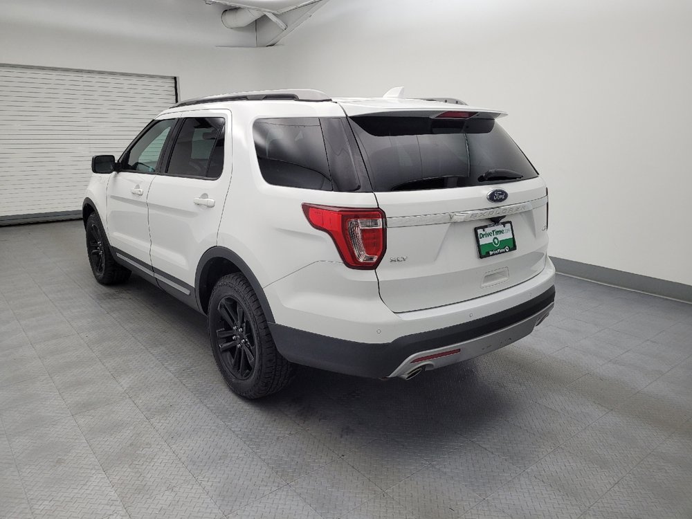 Used 2017 Ford Explorer XLT w/ Equipment Group 202A AWD/4WD image 5