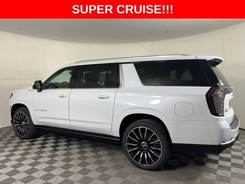 New 2026 Chevrolet Suburban High Country AWD/4WD image 8