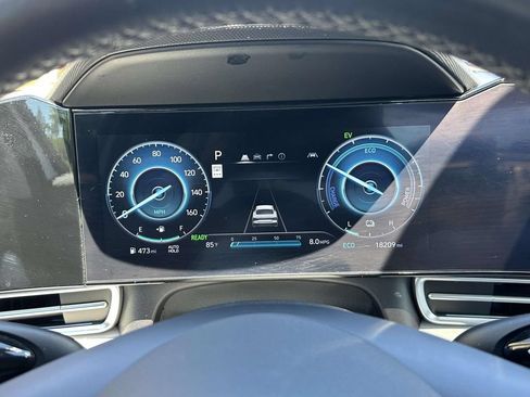 Used 2024 Hyundai Elantra Limited FWD image 23
