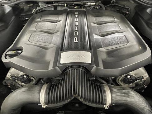 Used 2017 Porsche Cayenne GTS AWD/4WD image 31