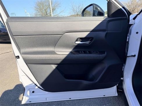 New 2026 Nissan Kicks SV image 14