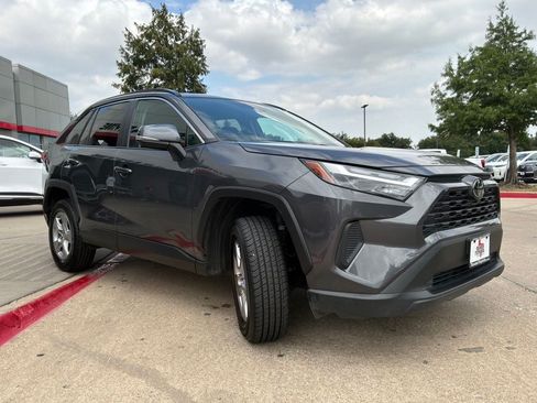 Used 2025 Toyota RAV4 XLE FWD image 4