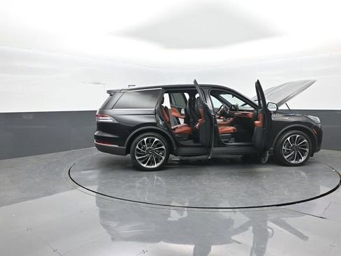 Used 2025 Lincoln Aviator Reserve w/ Equipment Group 201A AWD/4WD image 45