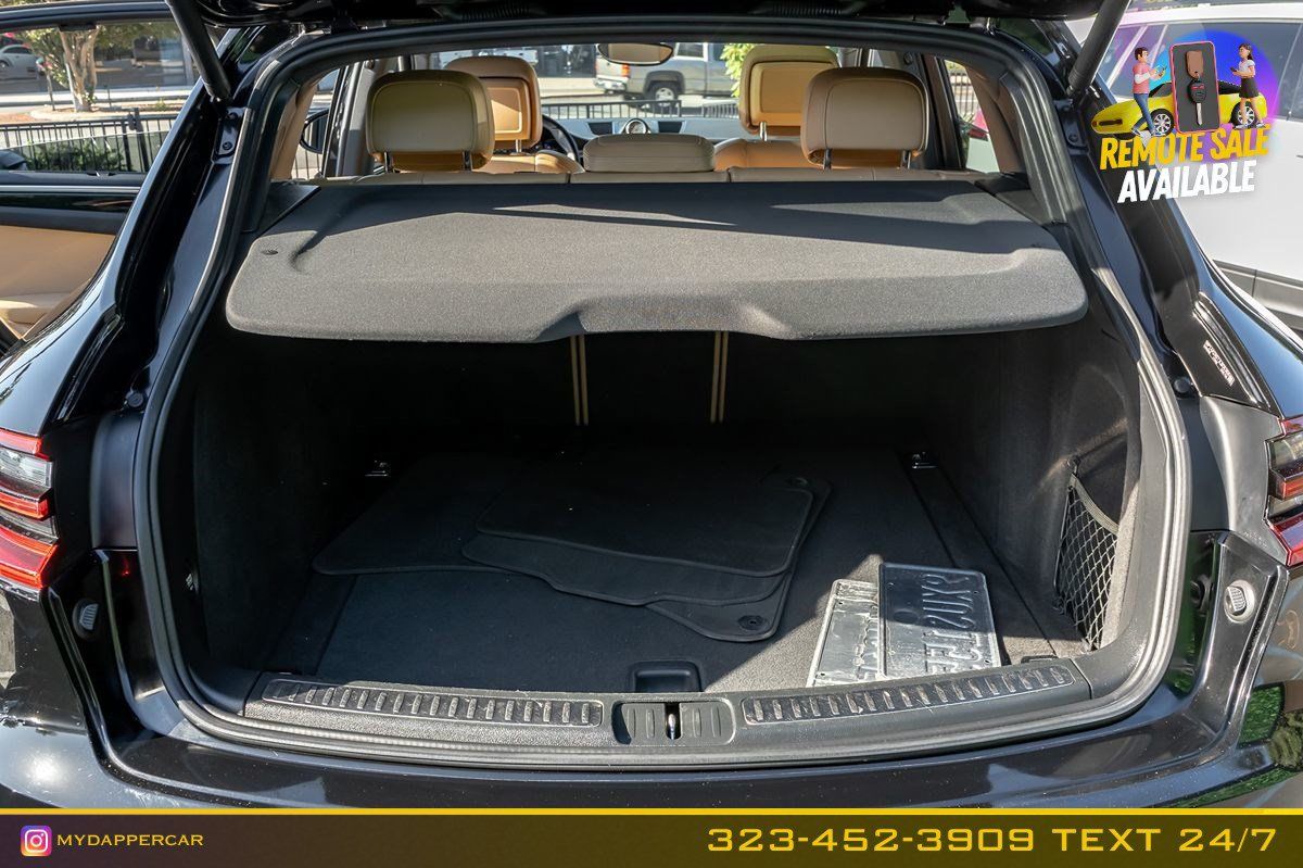 Used 2018 Porsche Macan AWD/4WD image 17