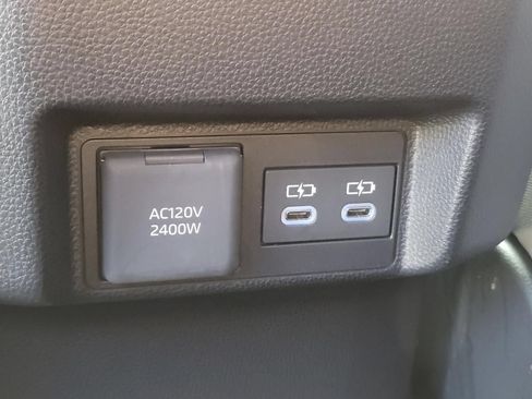 Used 2025 Toyota Tacoma TRD Off-Road AWD/4WD image 13