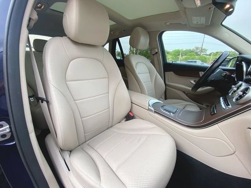 Used 2021 Mercedes-Benz GLC 300 4MATIC image 27