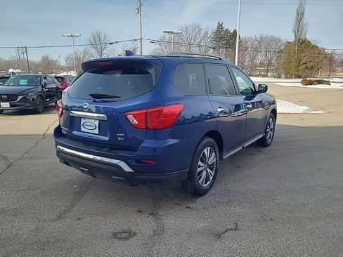Used 2020 Nissan Pathfinder SV image 5