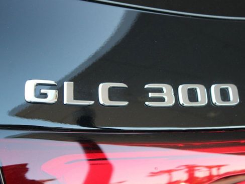 Used 2026 Mercedes-Benz GLC 300 image 21