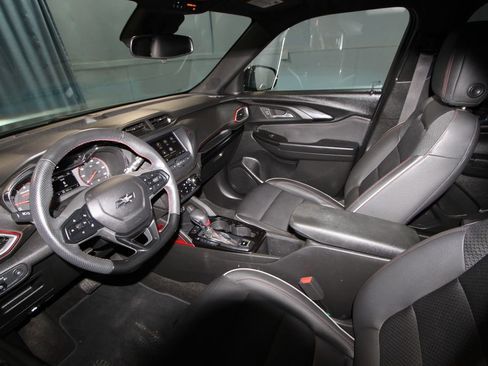 Used 2023 Chevrolet TrailBlazer RS AWD/4WD image 2