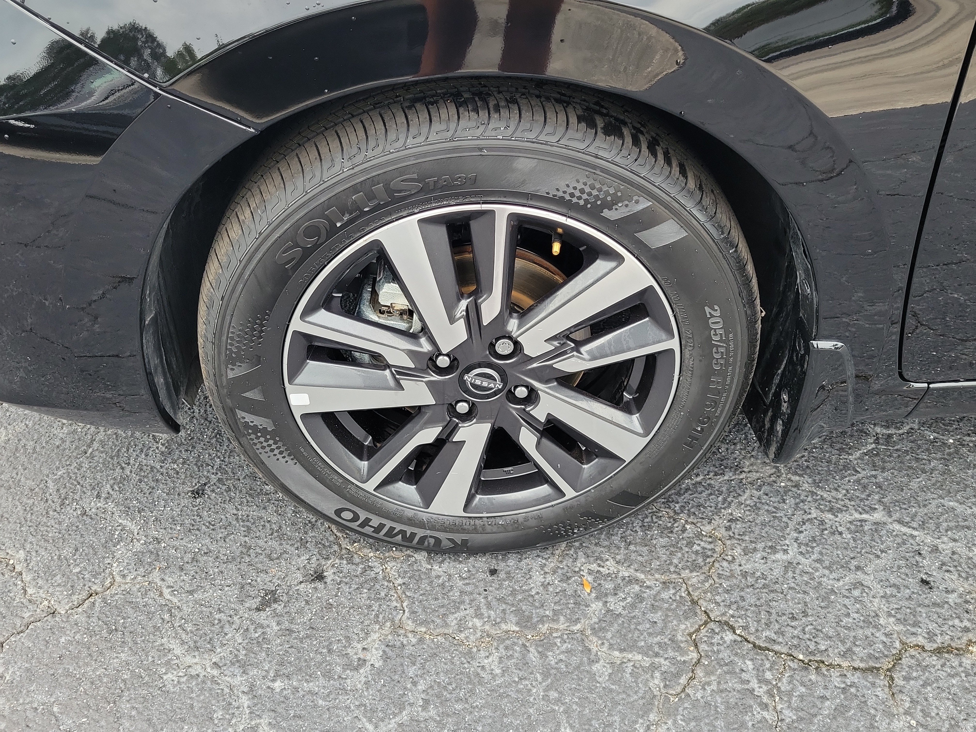 Certified 2025 Nissan Versa S w/ S Plus Package FWD image 4