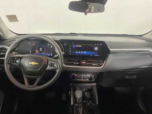 Used 2024 Chevrolet TrailBlazer LT AWD/4WD image 15