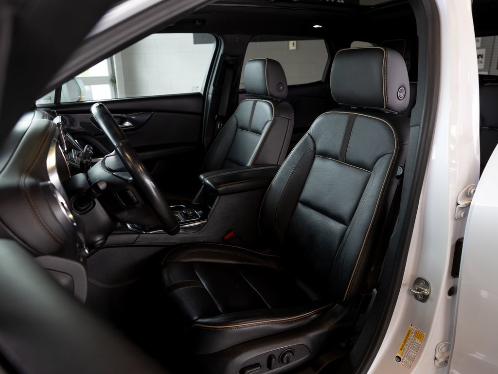Used 2020 Chevrolet Blazer Premier w/ Driver Confidence II Package FWD image 11