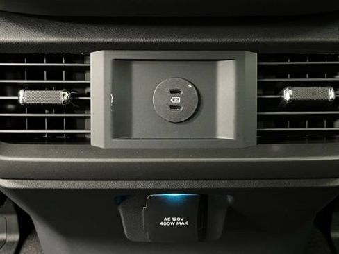Used 2025 Ford F150 Lariat AWD/4WD image 47