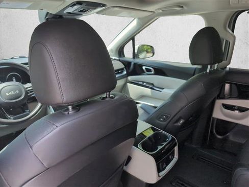 Used 2024 Kia Carnival SX Prestige FWD image 18