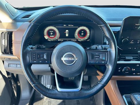 Used 2022 Nissan Pathfinder Platinum w/ Cargo Package image 12