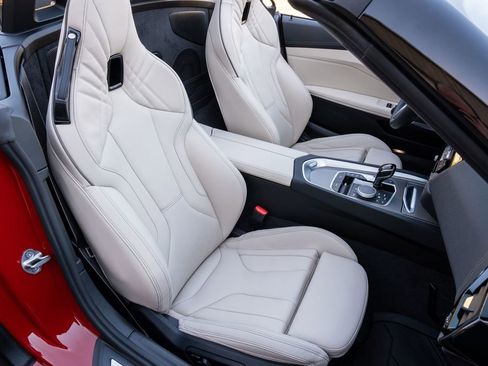 Used 2022 BMW Z4 M40i w/ Premium Package image 27