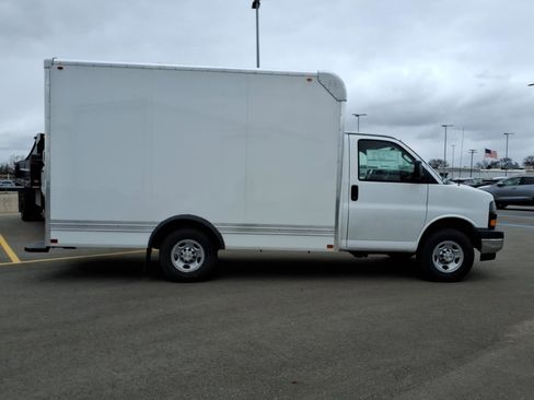 New 2025 Chevrolet Express 2500 w/ Driver Convenience Package RWD image 4