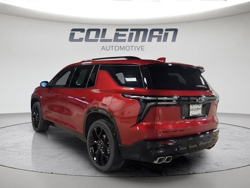 Used 2024 Chevrolet Traverse RS image 3