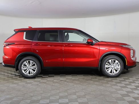 New 2026 Mitsubishi Outlander ES image 19