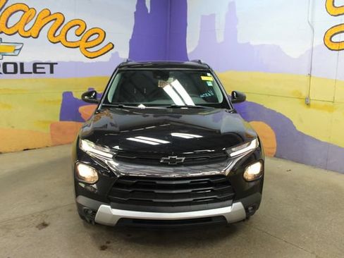 Used 2023 Chevrolet TrailBlazer LT w/ Convenience Package AWD/4WD image 3