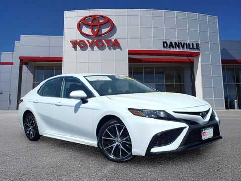 Certified 2024 Toyota Camry SE w/ Convenience Package image 1