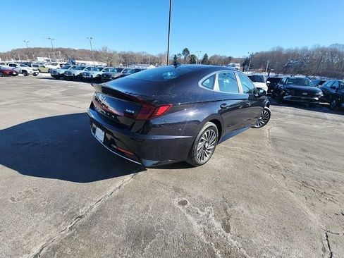 Used 2023 Hyundai Sonata Limited w/ Cargo Package FWD image 4