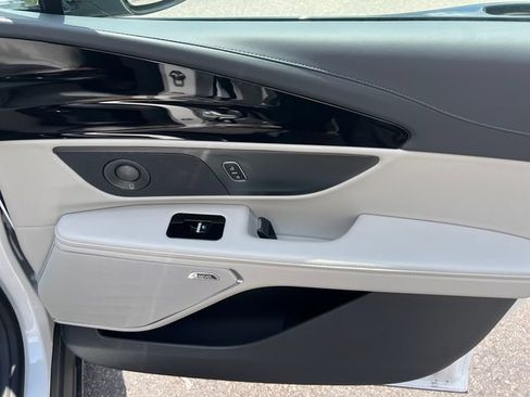 New 2026 Lincoln Nautilus Reserve AWD/4WD image 15