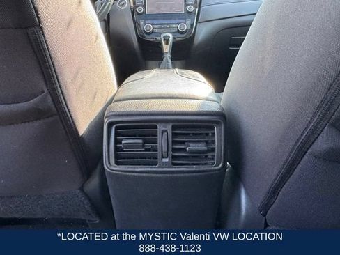 Used 2017 Nissan Rogue SV AWD/4WD image 13