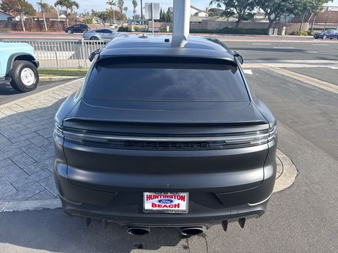 Used 2024 Porsche Cayenne Turbo GT image 15