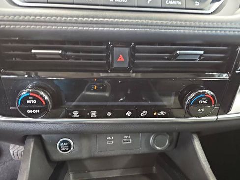 Used 2022 Nissan Rogue SV AWD/4WD image 21