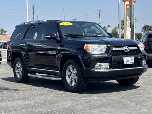 Used 2011 Toyota 4Runner SR5 w/ Convenience Pkg RWD image 3
