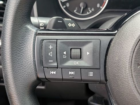 Used 2023 Nissan Rogue SV FWD image 23