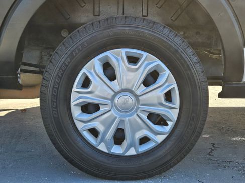 Used 2023 Ford Transit 350 XLT image 28