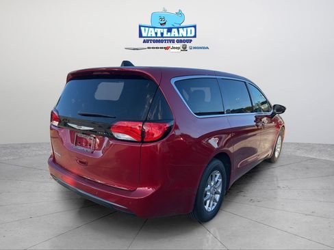 New 2026 Chrysler Voyager LX image 5