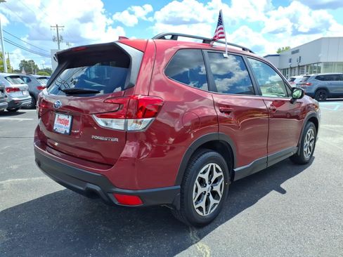 Used 2023 Subaru Forester Premium AWD/4WD image 2