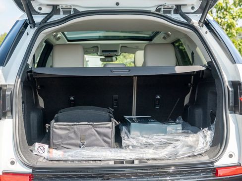 New 2025 Land Rover Discovery Sport S image 25