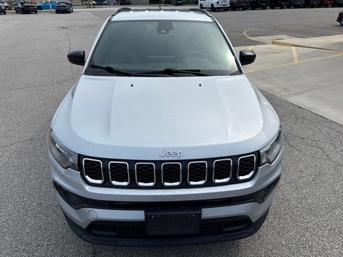 Used 2024 Jeep Compass Latitude AWD/4WD image 11