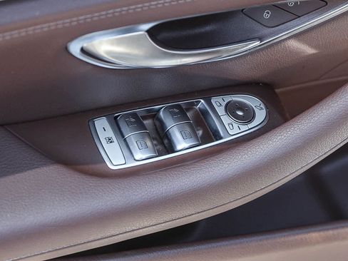 Used 2017 Mercedes-Benz E 300 image 26