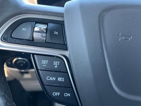 Used 2019 Lincoln Nautilus Reserve image 14