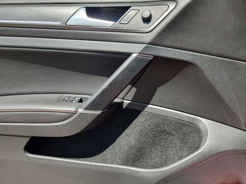 Used 2018 Volkswagen GTI SE w/ SE Leather Package image 22