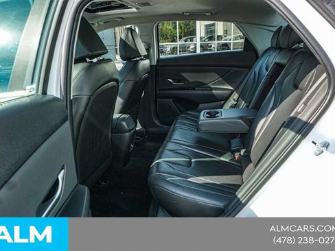 Used 2024 Hyundai Elantra Limited FWD image 19
