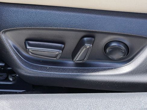 Certified 2021 Toyota Avalon XLE FWD image 11