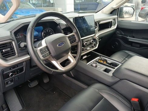 Used 2024 Ford Expedition Max XLT image 9