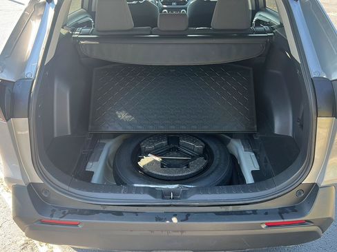 Used 2025 Toyota RAV4 XLE AWD/4WD image 8