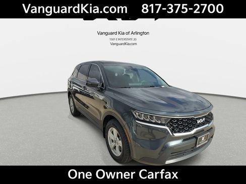 Certified 2022 Kia Sorento LX FWD image 2