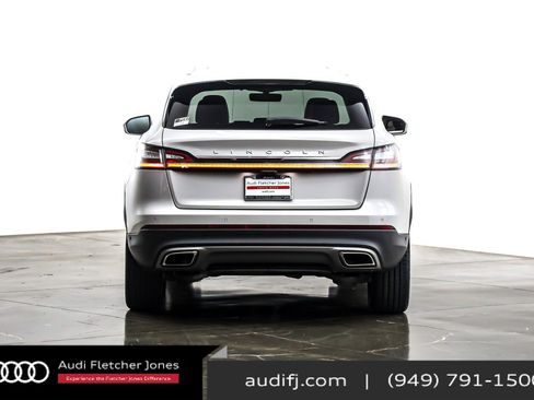 Used 2023 Lincoln Nautilus Reserve w/ Equipment Group 201A image 5