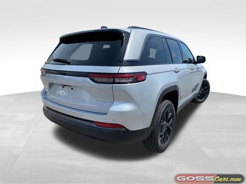 New 2026 Jeep Grand Cherokee Altitude AWD/4WD image 3
