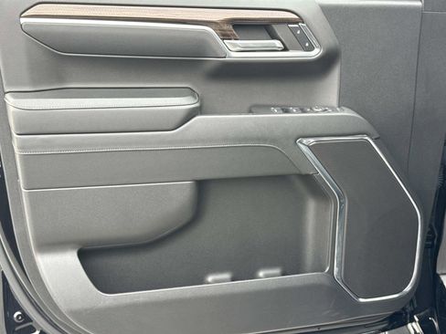 Used 2024 Chevrolet Silverado 1500 LT image 16