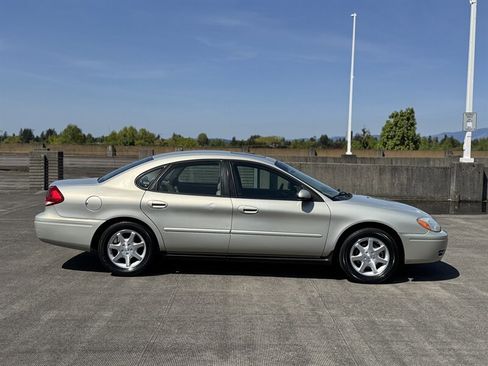 Used 2007 Ford Taurus SEL image 6