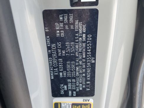 Certified 2025 Kia Carnival SX image 28